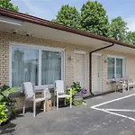 Falls Manor Resort