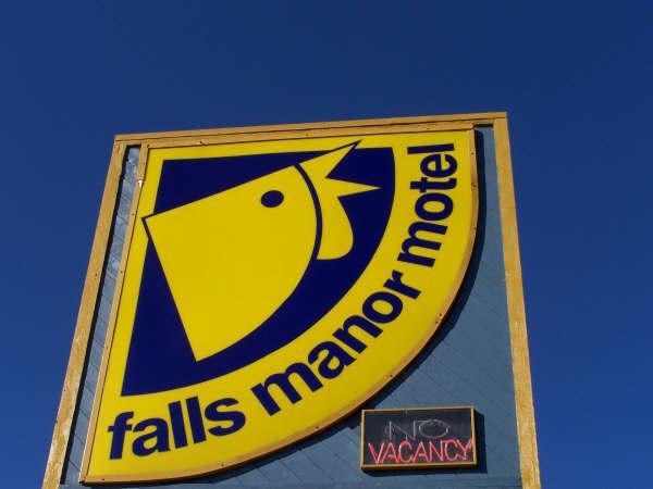 Hotel Falls Manor 2*